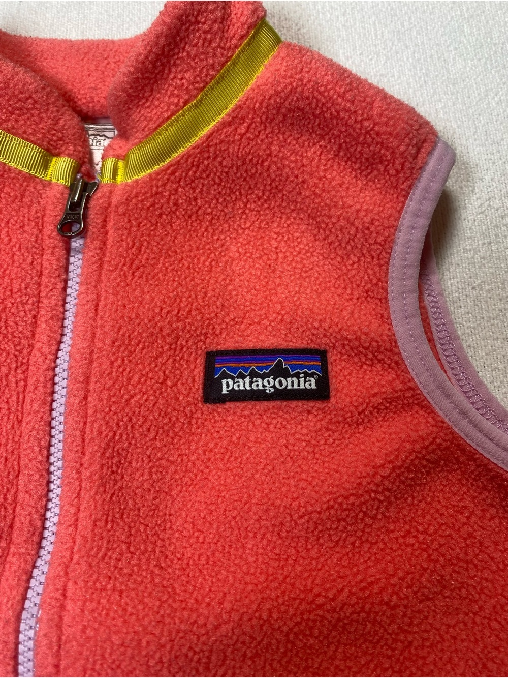 Patagonia Kids Coral Pink Fleece Vest 3T - Picture 2 of 7
